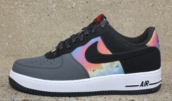 nike air force one holographic