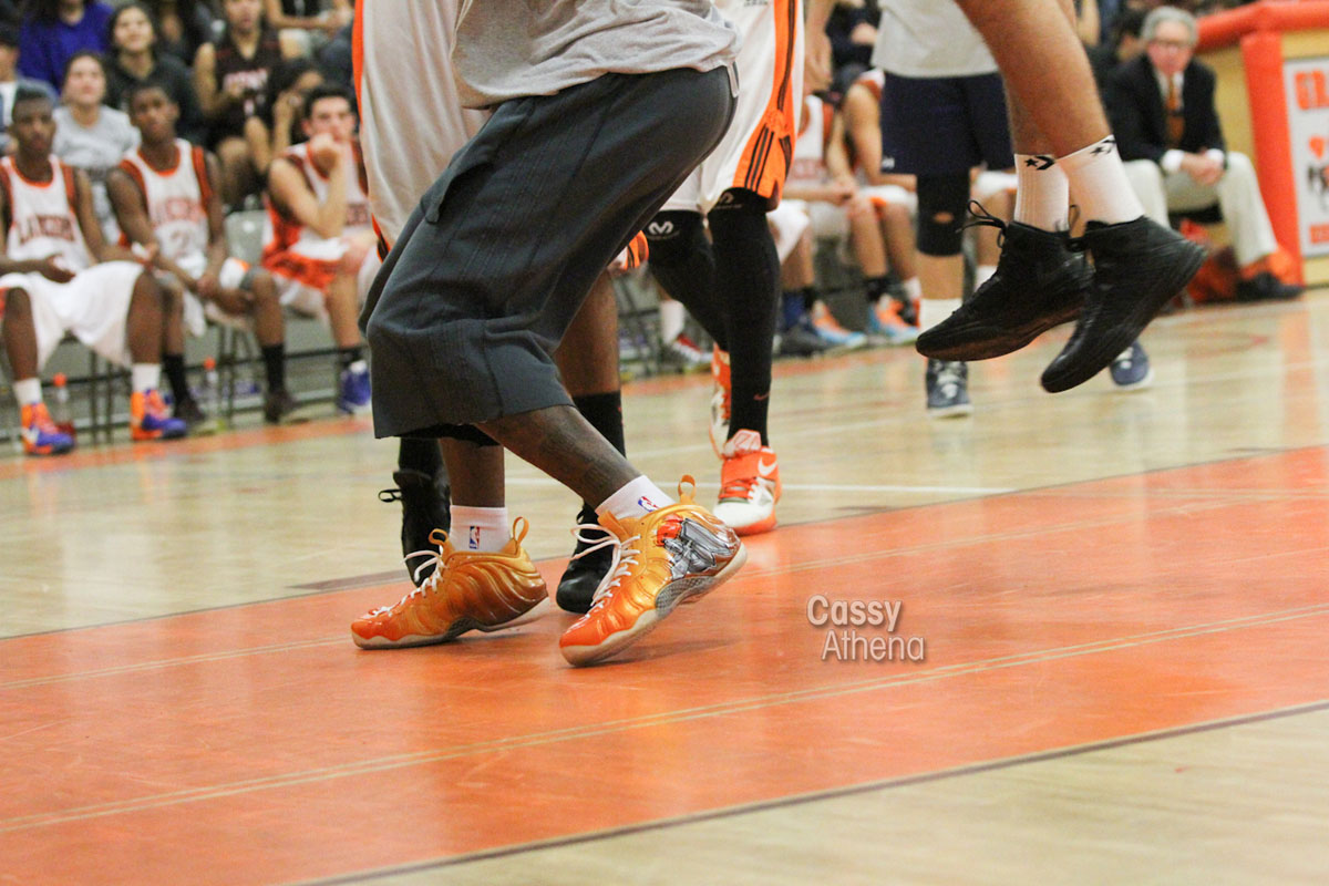 Glbert Arenas wears Custom Nike Air Foamposite One for Grant High Alumni Game (1)