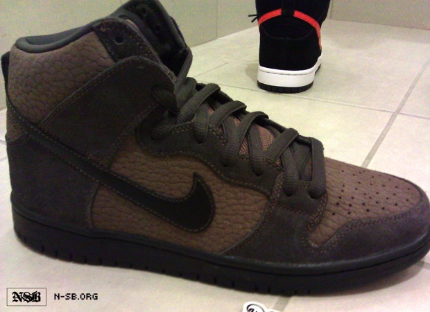 Nike sb hot sale brown leather