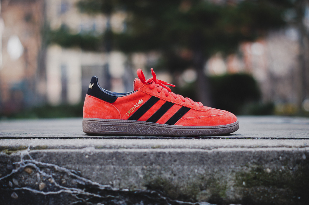 Red and black adidas on sale spezial