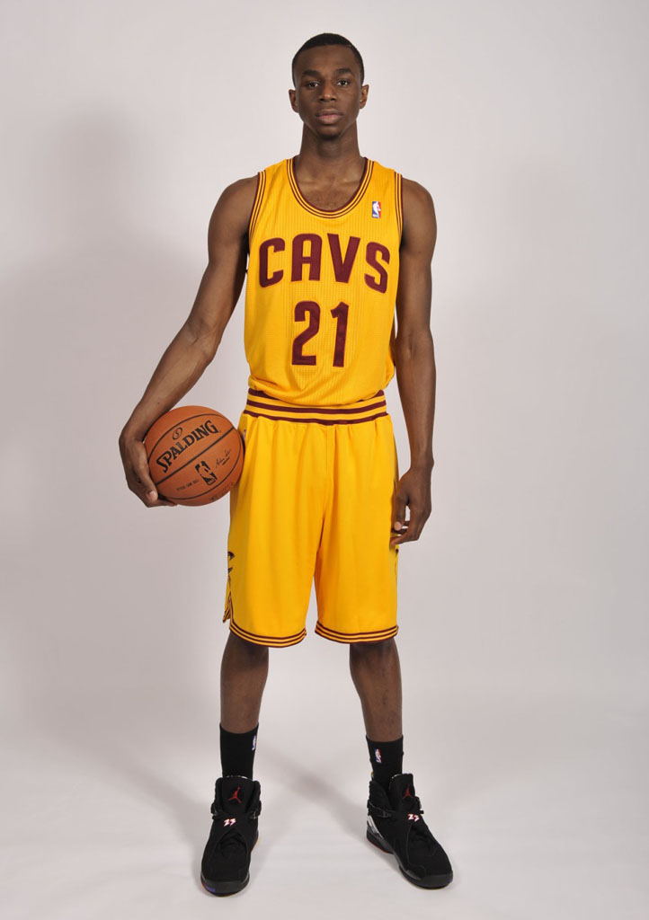 andrew wiggins wearing nike