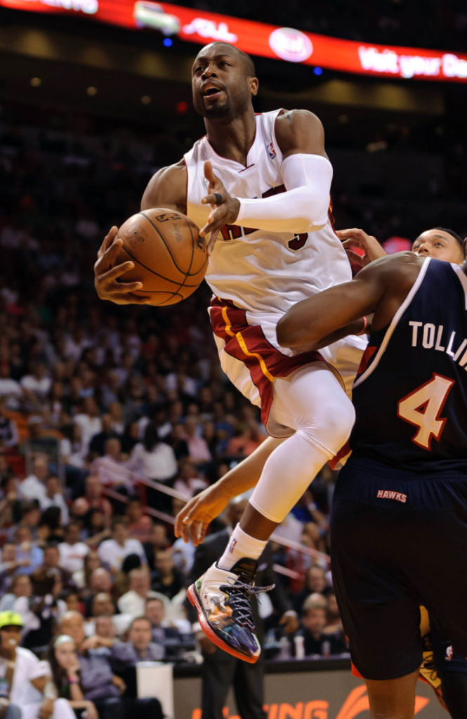 Dwyane Wade wearing Li-Ning Way of Wade Gradient Peel by Mache Custom Kicks (1)