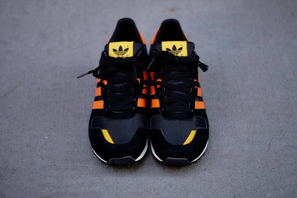 adidas zx 700 black orange