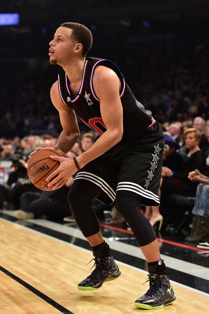 Stephen Curry wearing the \u0027Dark Matter\u0027 All-Star Under Armour Curry One (