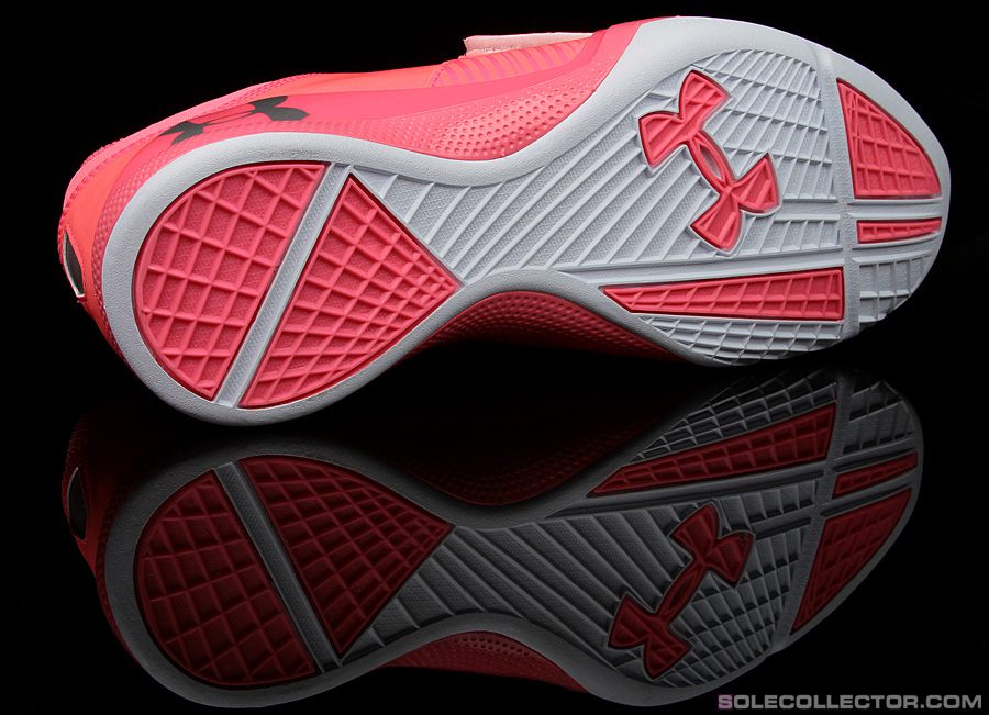 under armour breast cancer slides