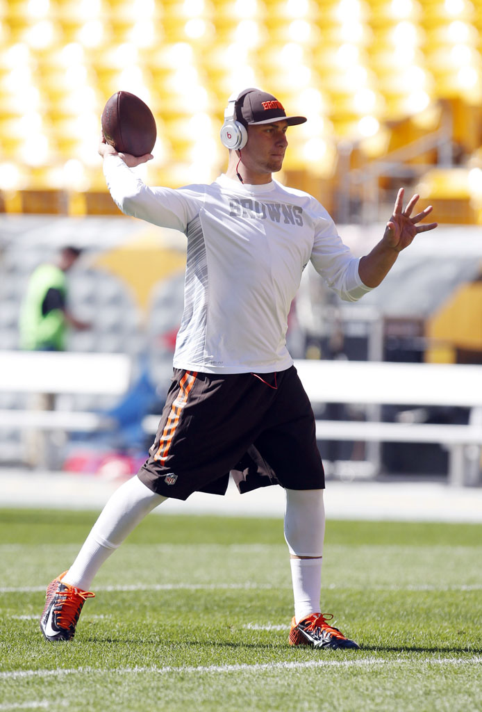 Johnny Manziel wearing Nike Zoom Vapor Carbon 2014 Elite