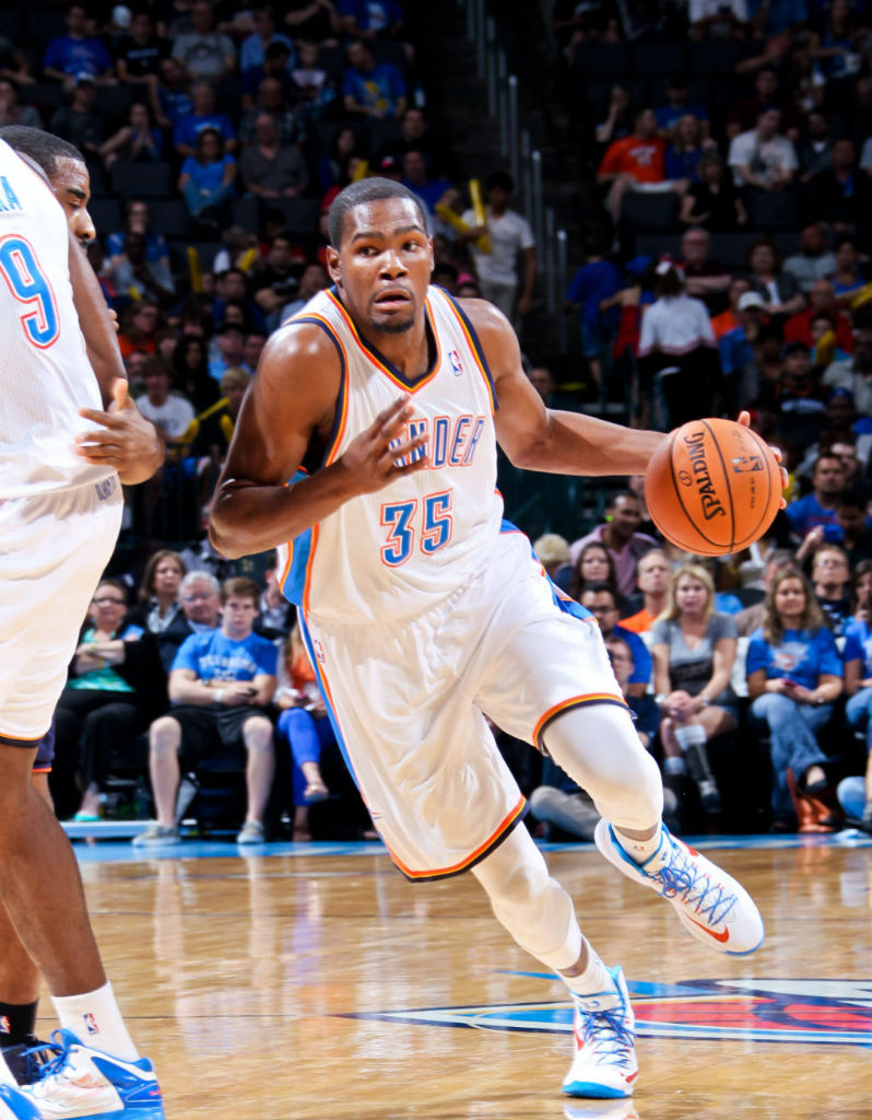 Kevin Durant wearing Nike KD V OKC Home (2)