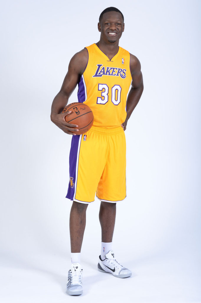 Julius Randle wearing Nike Kobe 9 Elite Low