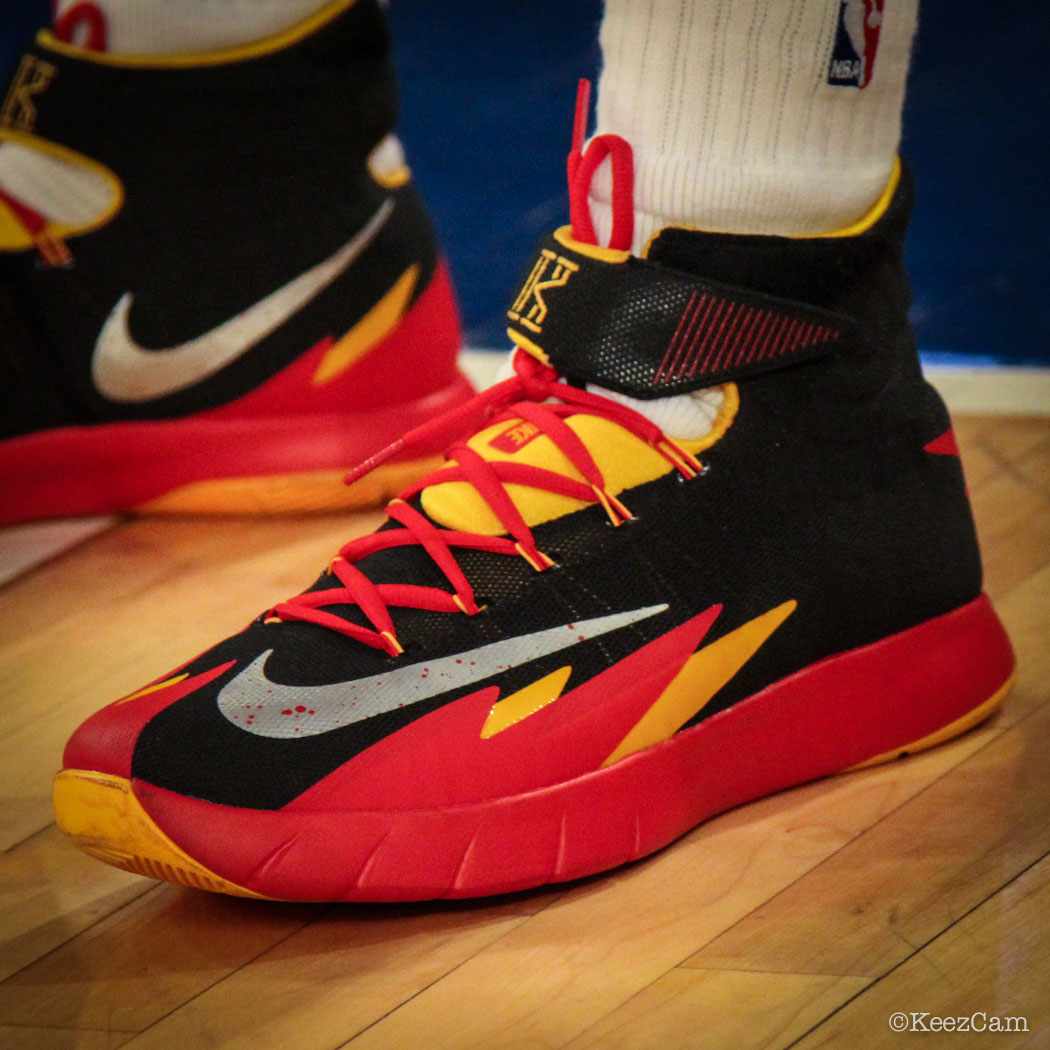 Kyrie Irving wearing Nike Zoom HyperRev PE (1)