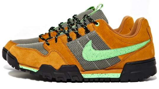 Nike mogan 2 on sale oms