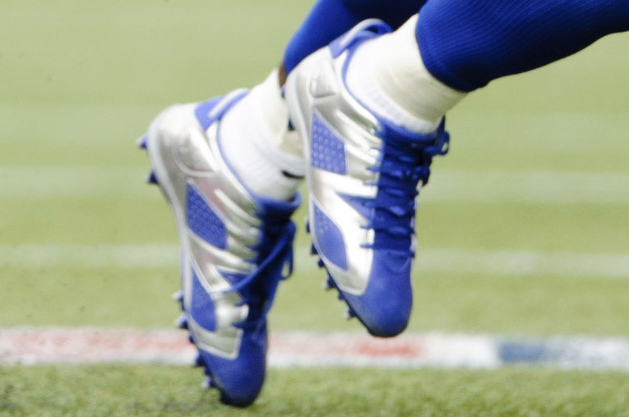 Dez Bryant is rocking Jordan 1 cleats for Packers vs. Cowboys 