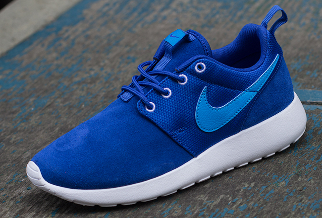 blue nike roshe run