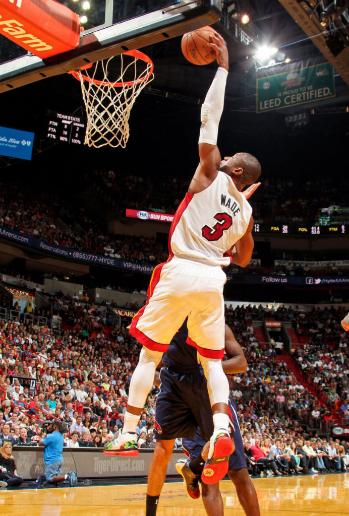 Dwyane Wade wearing Li-Ning Way of Wade Gradient Peel by Mache Custom Kicks (9)