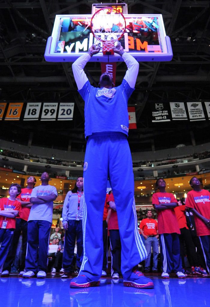 DeAndre Jordan wearing Under Armour Spine Bionic Blue Red (1)