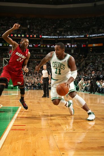 NBA 2011 Worst Plays: Glen Davis wearing Nike Air Max Fly By