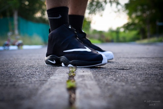 nike air zoom flight the glove on feet