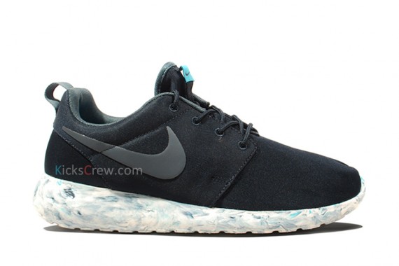 nike roshe run marble black