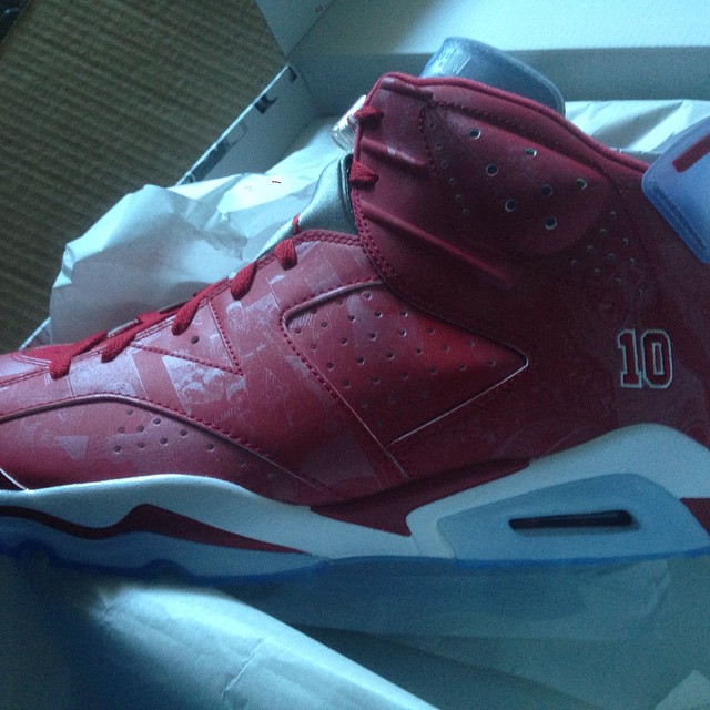 Warren Sapp Picks Up Slam Dunk x Air Jordan VI 6