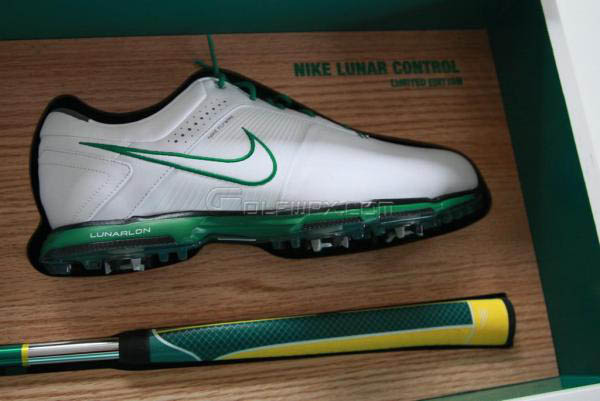 limited edition nike golf shoes