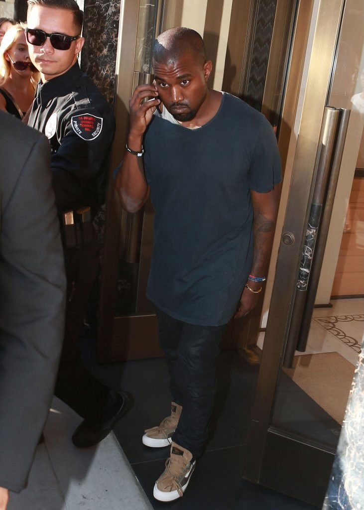 pistool Helderheid gras Kanye West Wears WTAPS x Vans Vault Sk8-Hi "Olive" | Sole Collector