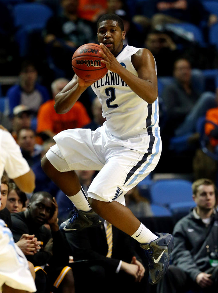 Kris Jenkins wearing Nike LeBron XI 11 Villanova PE