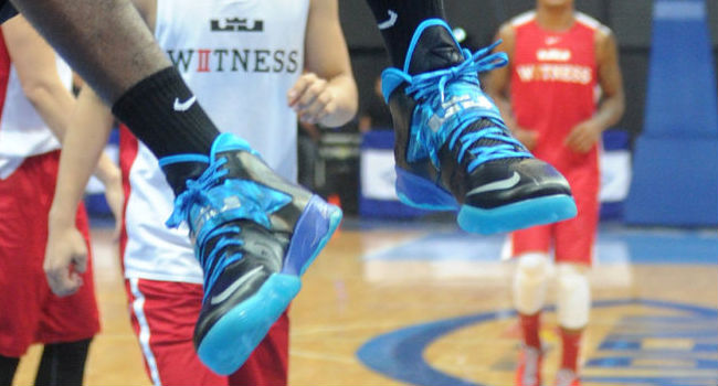 LeBron James wearing Nike Zoom Soldier VII Black Blue (13)