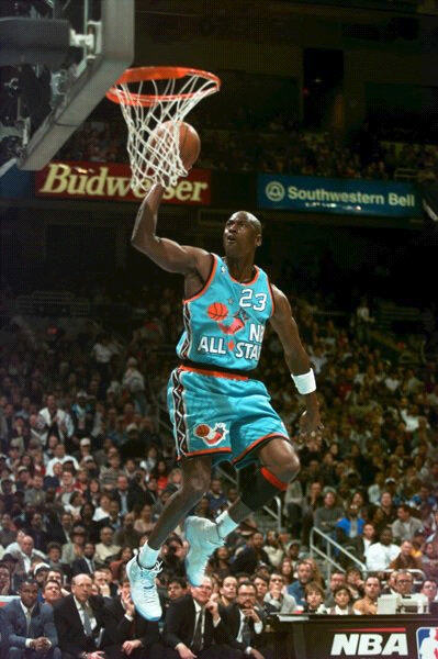 Michael Jordan wearing 'Columbia' Air Jordan XI 11 in the 1996 All-Star Game (10)