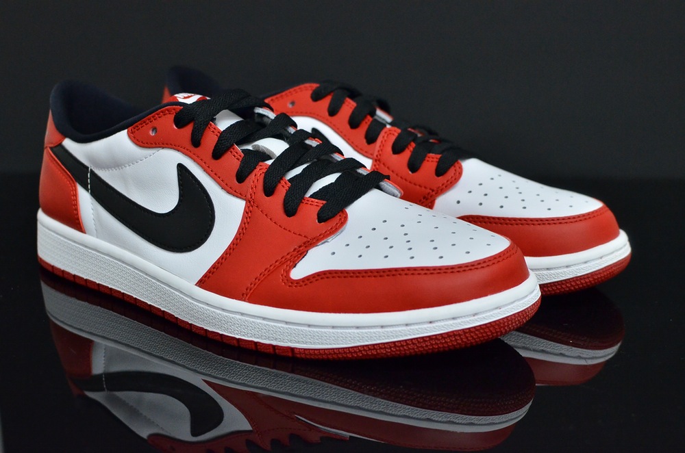 low top jordan 1 chicago