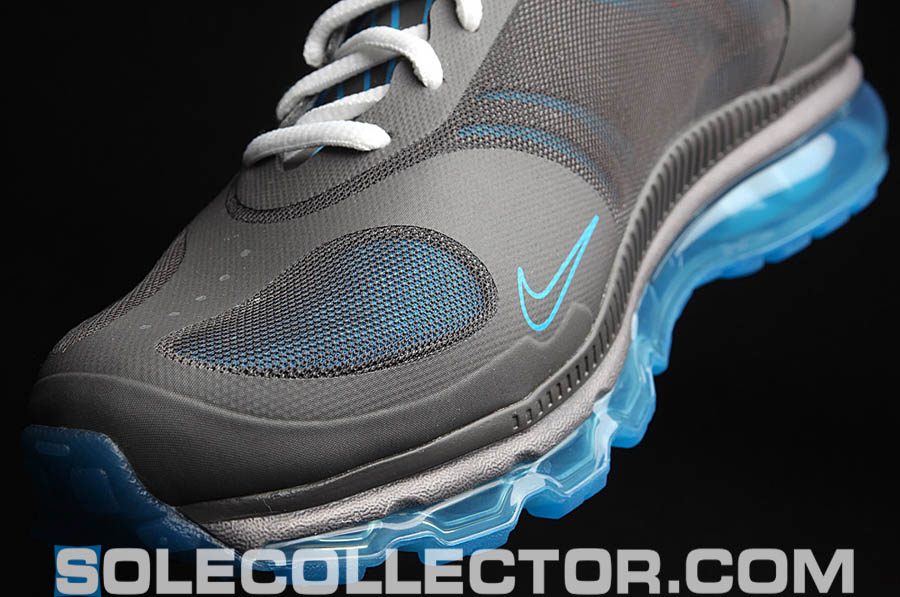 Closer Look Nike Air Max Ultra Dark Grey Blue Glow Complex