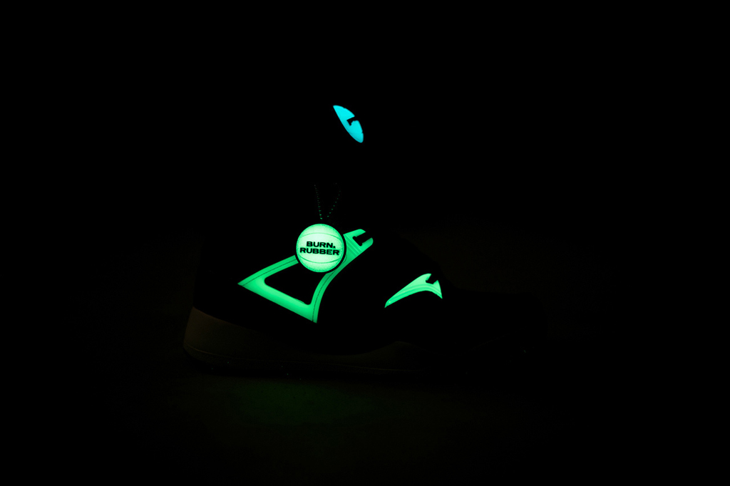 glow in the dark reebok