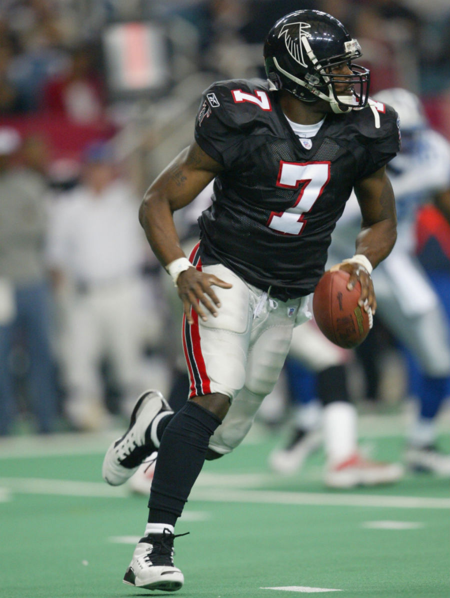 Michael Vick Wears Air Jordan XVII In 