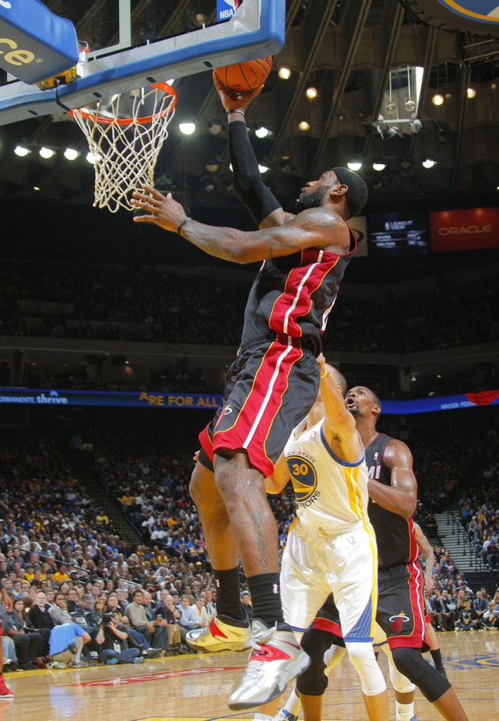 LeBron James Hits Game-Winner in Nike Soldier 7 PE (2)