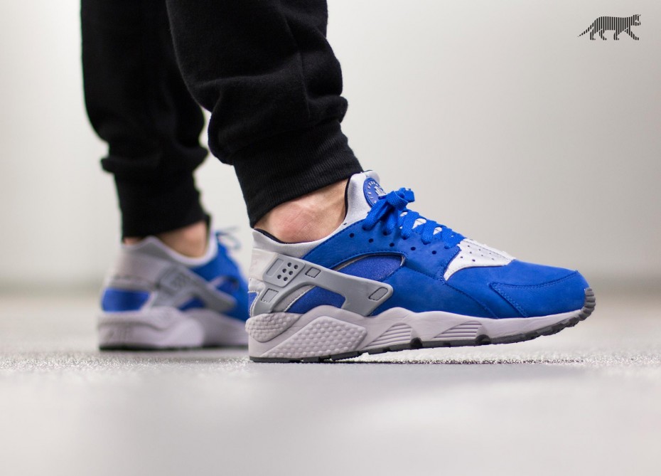 royal blue nike huarache