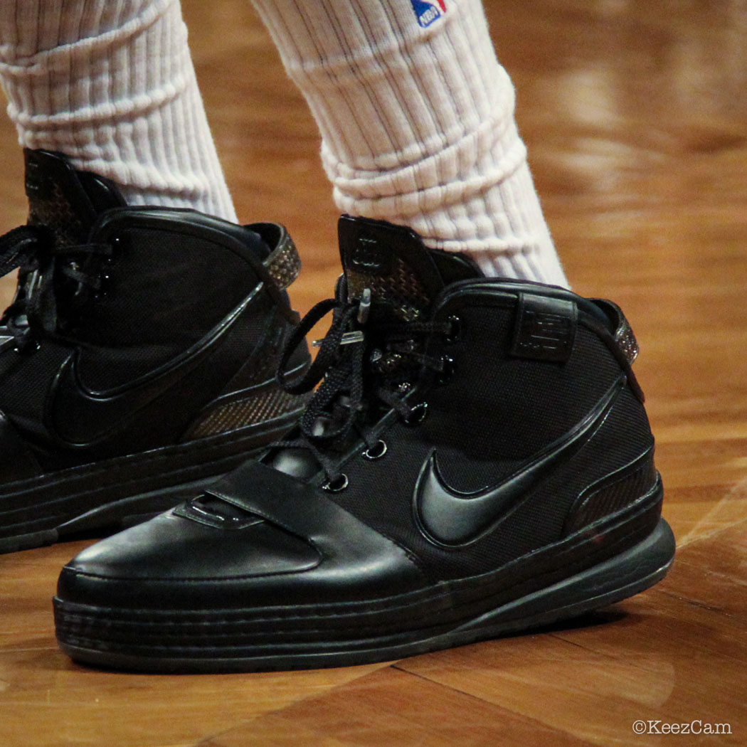 DeMarcus Cousins wearing Nike Zoom LeBron VI Blackout