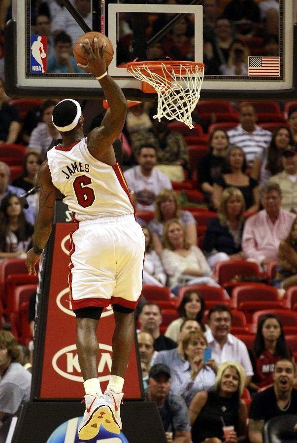 LeBron James Debuts New LeBron 8 V/2 Colorway 