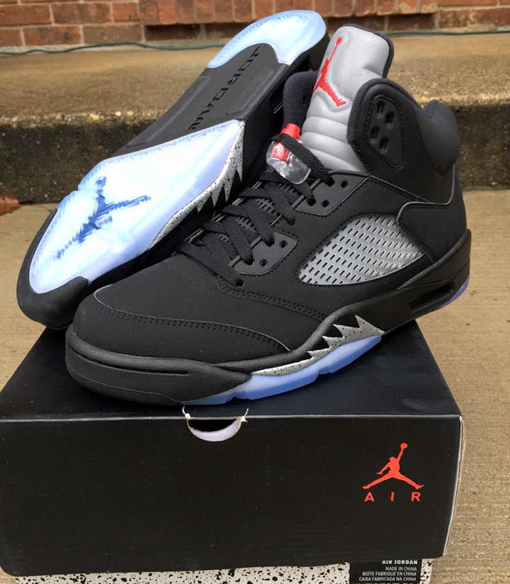 og black metallic 5s