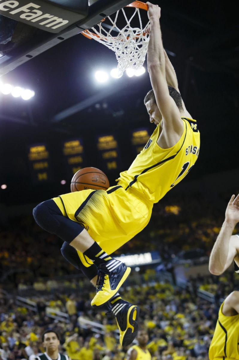 Michigan basketball store team shoes