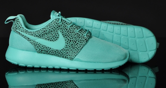 Roshe run hotsell mint green