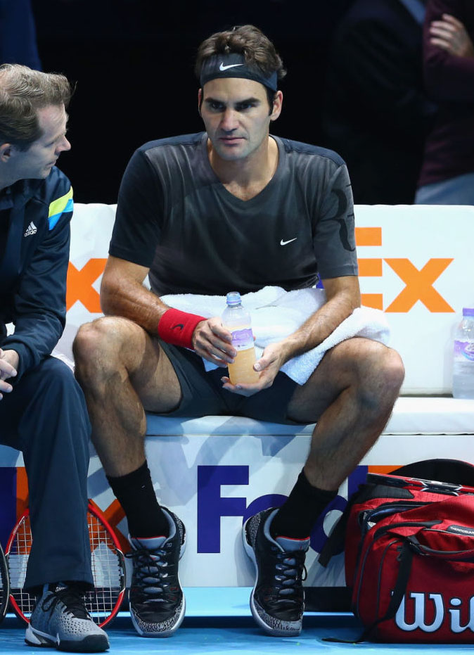 Roger Federer Wears 'Black Cement' Nike 