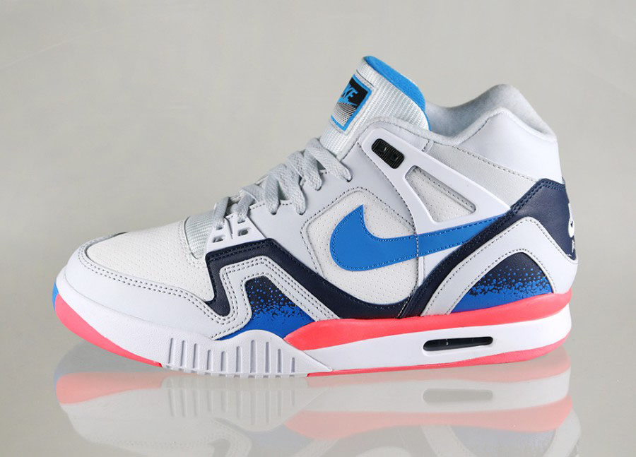 Nike Air Tech Challenge II in Photo 