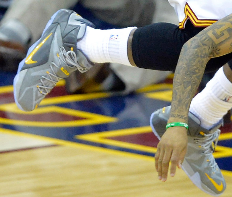 lebron james scarpe 2015