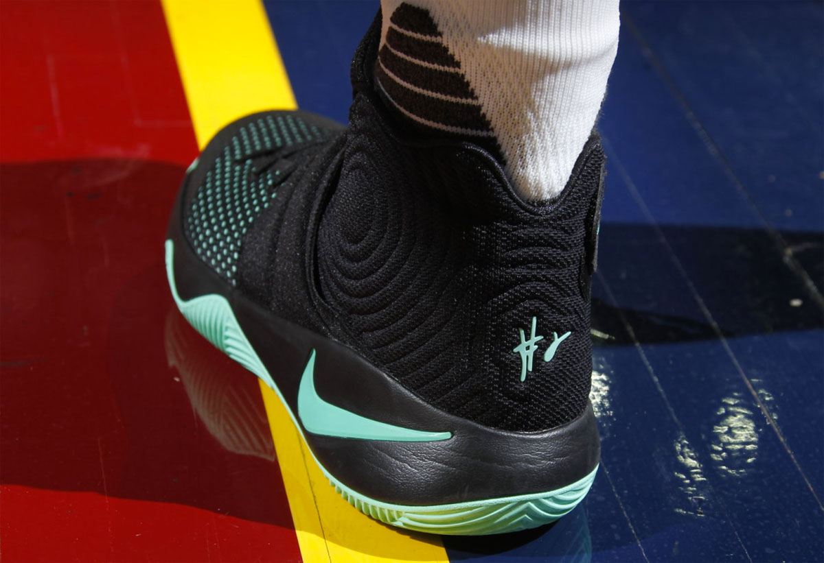 nike kyrie 2 green glow