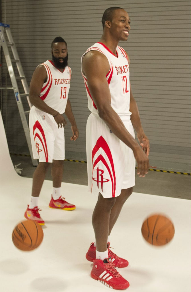 Dwight Howard wearing adidas D Howard 4