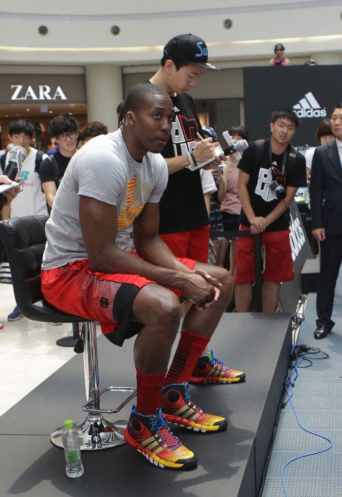 Mierda Móvil Teleférico Dwight Howard Wears "World Tour" adidas D Howard 4 In Seoul | Complex