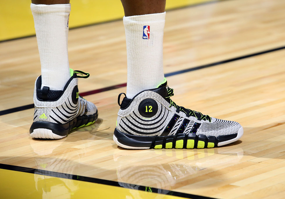 Dwight Howard wearing adidas D Howard 4