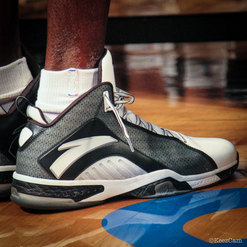 Kevin Garnett wearing ANTA KG 3