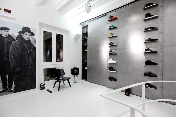 y 3 store