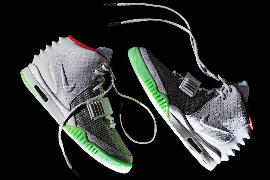 Nike air on sale yeezy 2 wallpaper