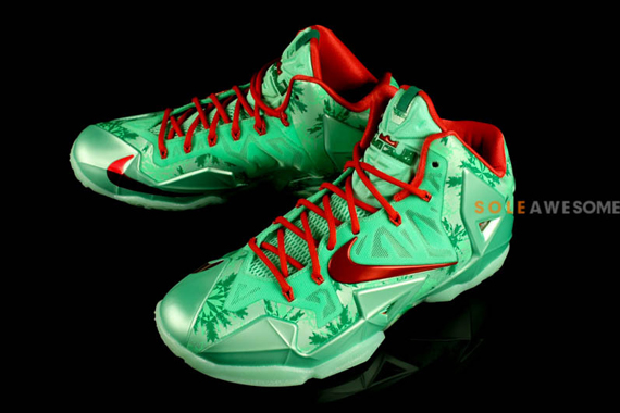 Nike lebron hot sale 11 christmas