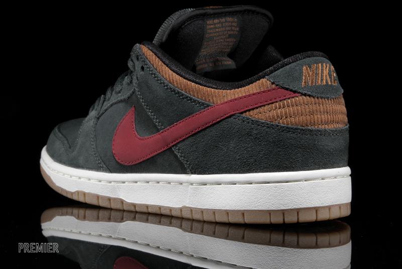 nike dunk sb low corduroy ale brown